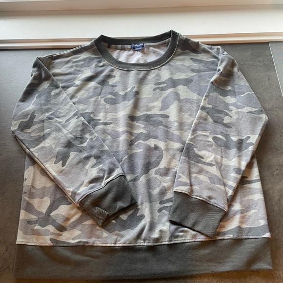 Splendid Camo Sweatshirt - size Large - Picture 4 of 5